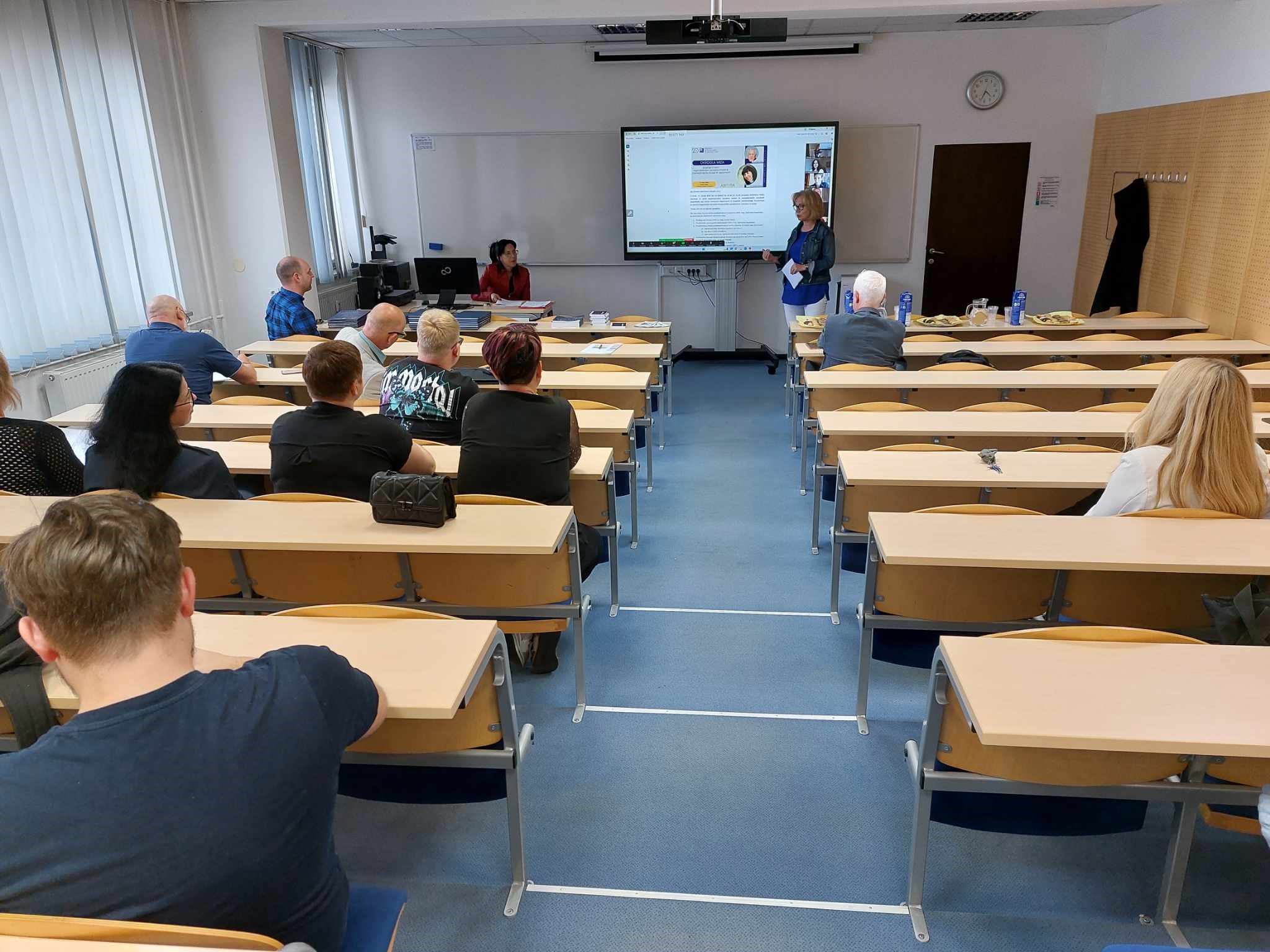 Uspešno izpeljana okrogla miza – Izkušnje in izzivi organizatorjev socialne mreže in menedžmenta socialnih dejavnosti.